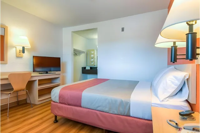 غرفة قياسية، Motel6 Rowland Heights, CA - Los Angeles - Pomona 1/1
