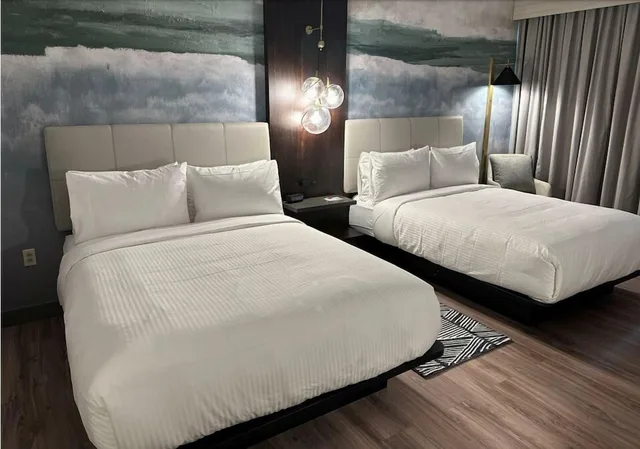 غرفة بريميوم بسريرين كوين، Chicago Marriott Northwest 1/6