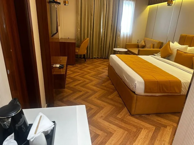 غرفة ديلوكس بسريرين منفصلين، Hotel Ramhan Palace Mahipalpur 6/10