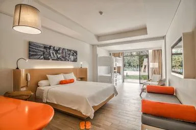 Room, Single, Pool Access، Harris Resort Waterfront Batam 1/2
