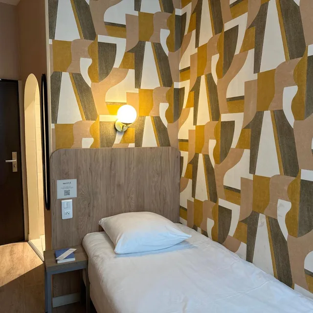 غرفة مفردة، Merryl Hotel 4/16