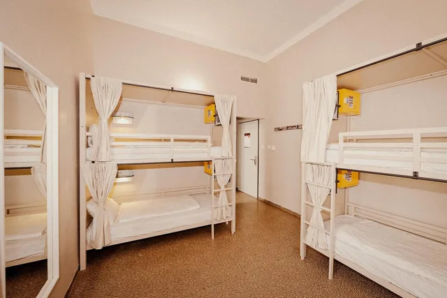 Female Dorm, Female Only, 4 Beds, 2 Bunk Beds، Wombats Hungary 1/2