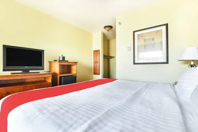 غرفة بسرير كينج، Oyo Townhouse Oklahoma City Airport 4/7