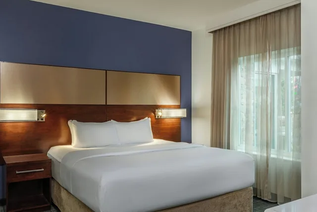 جناح بسرير كينج بغرفة نوم واحدة مع أريكة، Residence Inn Bath Brunswick Area 1/9