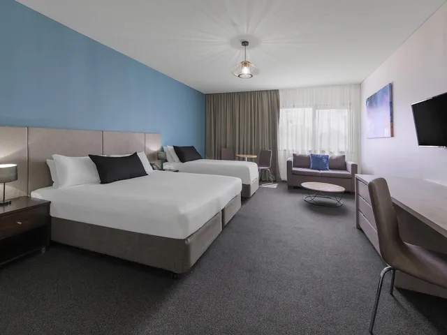 غرفة قياسية بسرير كينج وسرير فردي، Mantra Melbourne Melton 1/6