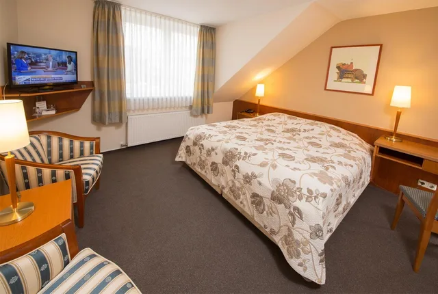 غرفة قياسية بسرير كينج، Hotel Bremer Hof 1/3