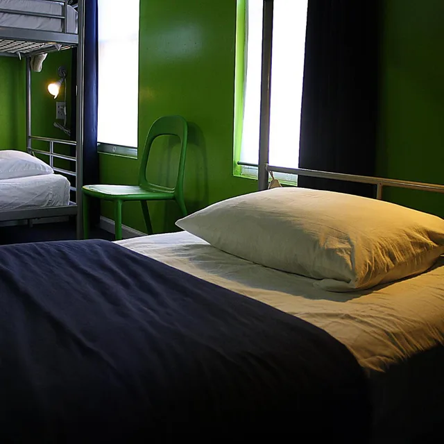 Male Dorm, 10 Beds، Apple Hostels Philadelphia 1/1