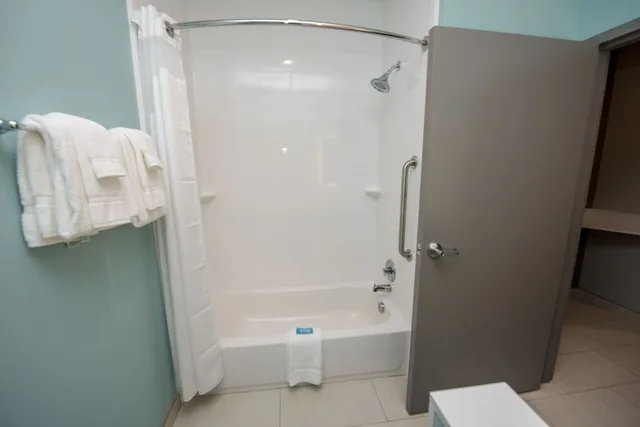 غرفة قياسية بسرير فردي، Holiday Inn Express & Suites Lake Charles South Casino Area 7/8