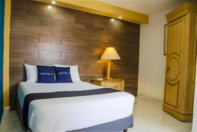 غرفة قياسية بسرير كوين، Capital O Hotel Dos Mares, Cabo San Lucas 2/2