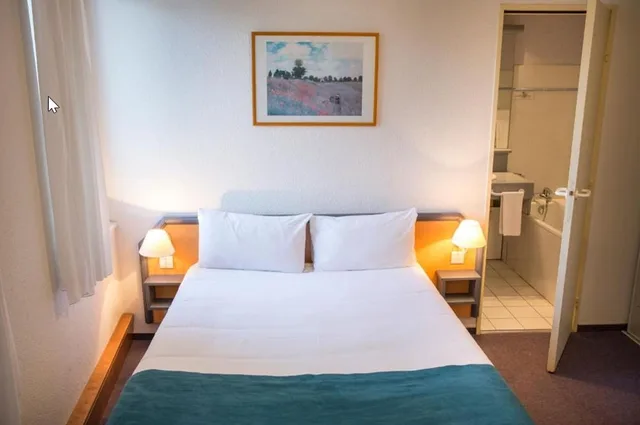 Family, 1 Double and 3 Single Beds، Hotel Les Mesanges 3/5