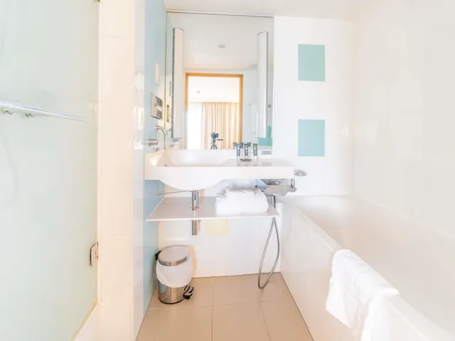 غرفة سوبيريور بسرير كوين مع أريكة، Novotel Southampton 10/10