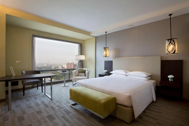 Club, Spa, King Bed, Hyatt Regency Ahmedabad 2/7