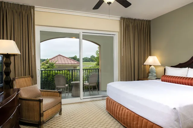 Junior Suite, King Bed, Resort View, Kitchenette، Marina Inn At Grande Dunes 2/8