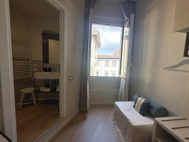 غرفة كومفورت ثلاثية بسرير كوين وسرير فردي بإطلالة على المدينة، Hotel Giappone 1/8