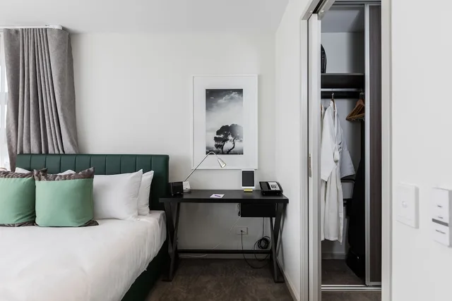 جناح بسرير كينج بشرفة بغرفة نوم واحدة، The Branksome Hotel & Residences 2/3