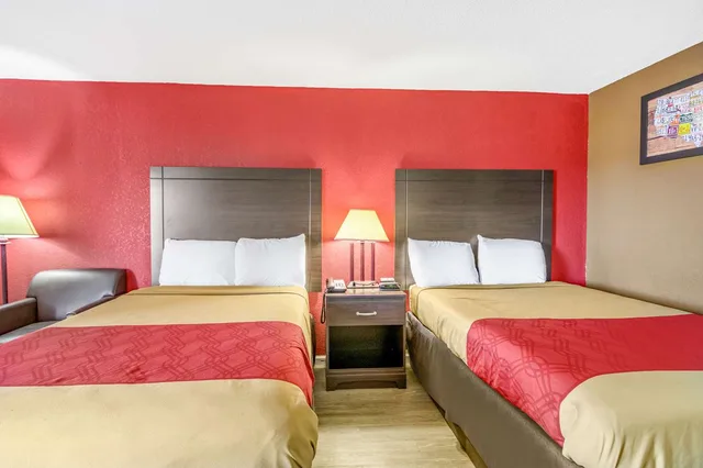 غرفة بسريرين مزدوجين، Econo Lodge Andalusia, AL 5/7