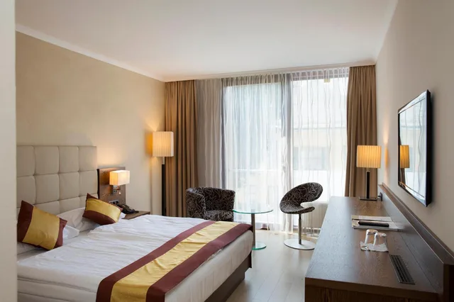 غرفة بسرير مزدوج، SACHER BADEN 3/4