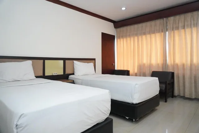 غرفة قياسية بسريرين منفصلين، Siantar Hotel Parapat 1/1