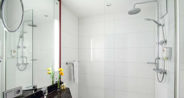 غرفة عائلية بسرير مزدوج مع أريكة، Best Western Plus Hotel Stadtquartier Haan 8/8
