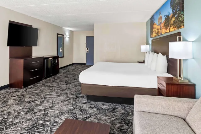 غرفة قياسية بسرير كينج، Best Western Atlanta Cumberland/Galleria Hotel 2/4