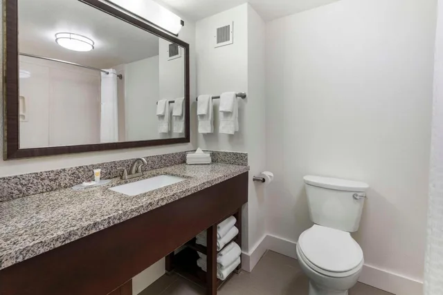 جناح بسريرين كوين مع أريكة، Comfort Suites Tulare Sequoia Gateway 9/9