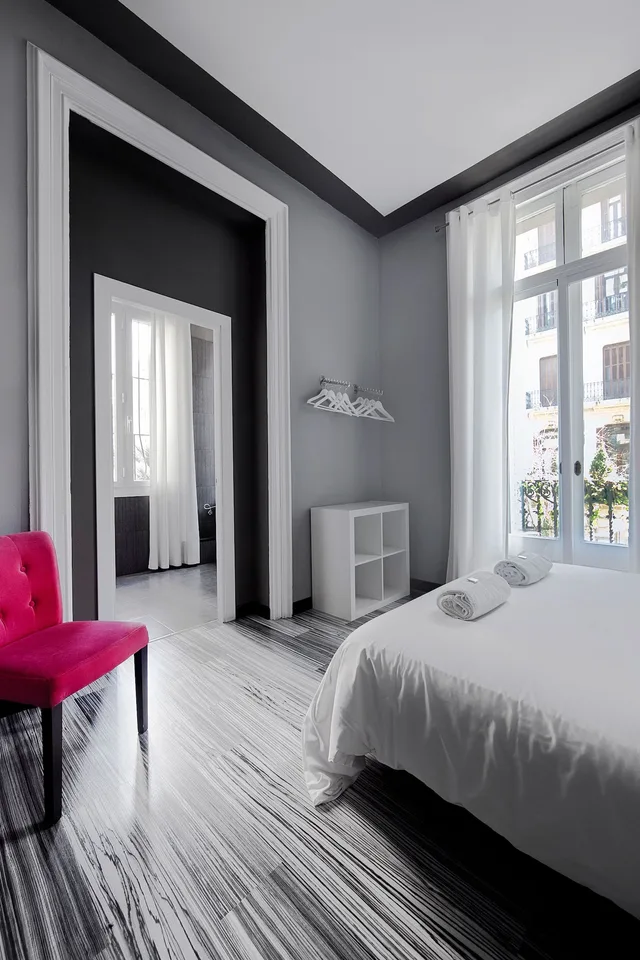 Room, Queen Bed, Balcony, Hostal Boutique Khronos 1/3