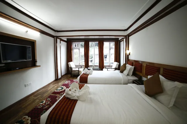 Premium, Double Bed, Hill View, Smoking، Hotel Sikkim Tourist Centre 2/7