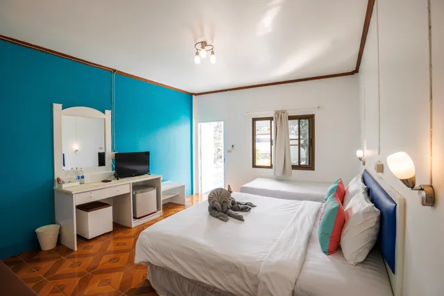Bungalow, Beach Front, Bay Beach Resort 4/9