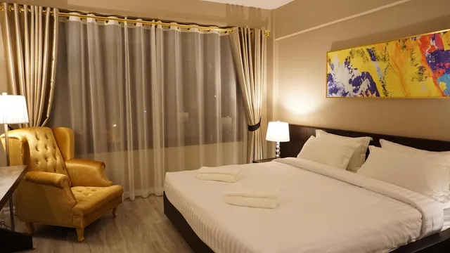 جناح جونيور، Taris Art Hotel Phrae 9/10