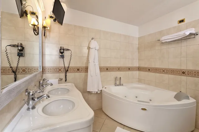 جناح عائلي بسريرين منفصلين وسرير كوين وسريرين منفصلين، Villa Angela 3/3