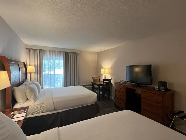 Room, 2 Queen Beds, Balcony, Hill Side، Hidden Valley Resort, Ascend Hotel Collection 5/6