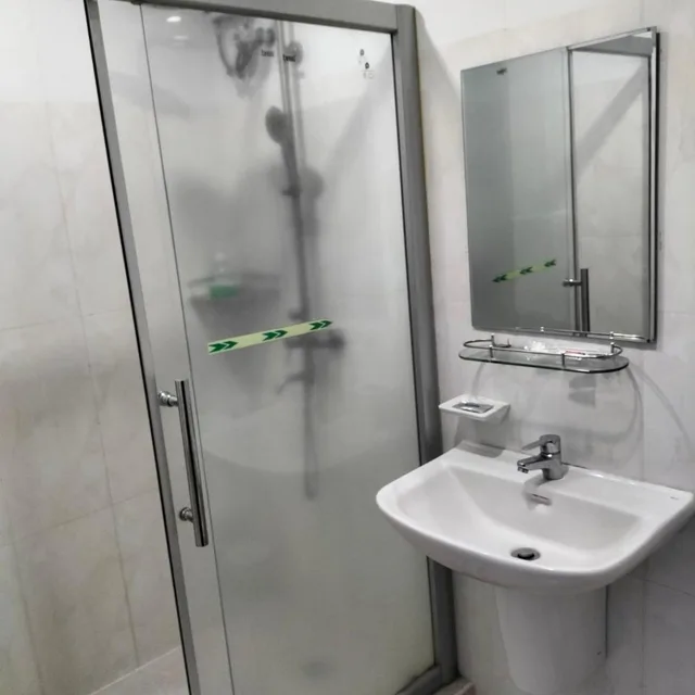 غرفة قياسية بسرير كوين، PJ Inn Hotel 5/8