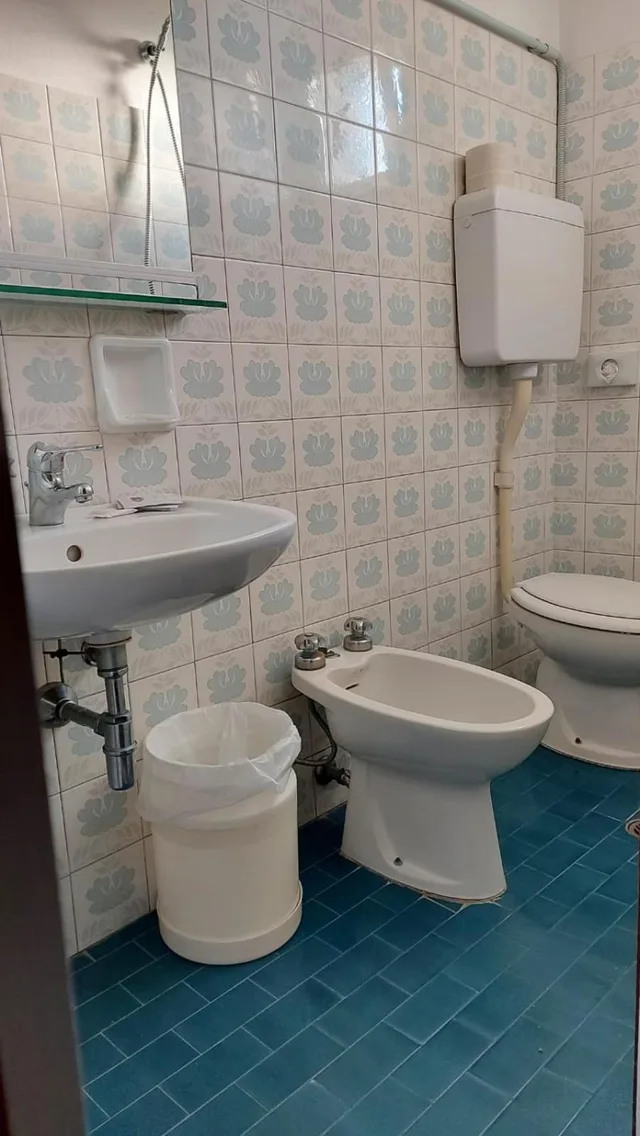 غرفة ثلاثية، Hotel Brezza 2/2