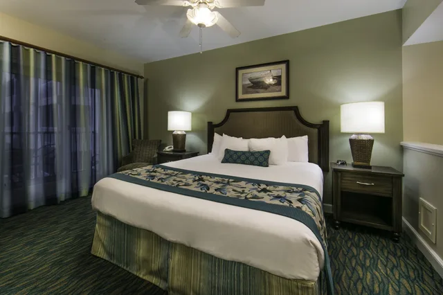 غرفة بسرير كينج وسرير كوين بغرفتي نوم، Holiday Inn Club Vacations South Beach Resort 1/10