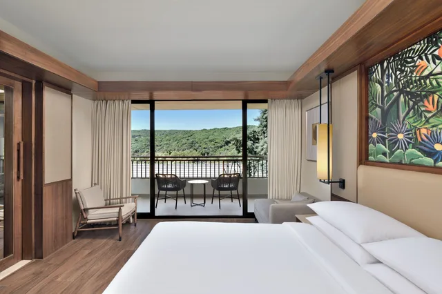 غرفة ديلوكس بسرير كينج بحوض استحمام، Courtyard by Marriott Mahabaleshwar 1/10