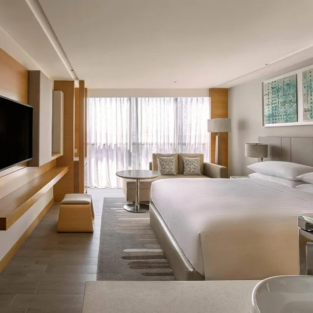 غرفة كلوب تنفيذية بسرير كينج، Marriott Kota Kinabalu Hotel 1/5