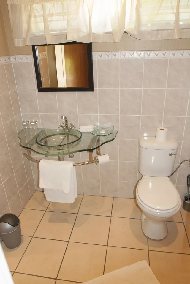 جناح بسريرين منفصلين، Emafini Country Lodge 5/5