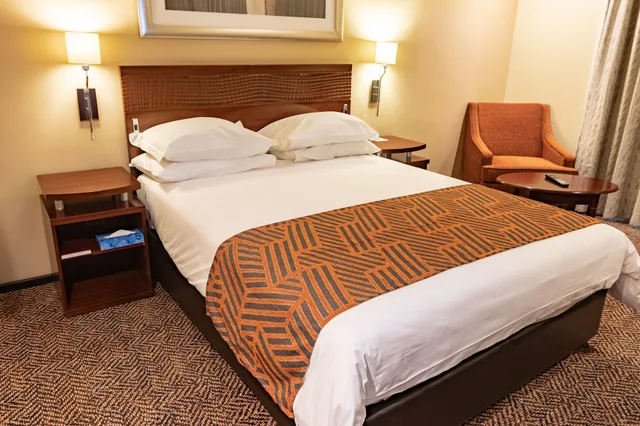 غرفة بسرير مزدوج، City Lodge Hotel at OR Tambo International Airport 4/7