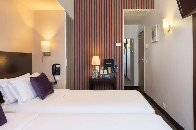 غرفة سوبيريور بسريرين منفصلين أو سرير مزدوج، Hotel Florence Nice 6/10