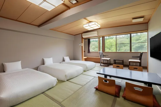غرفة يابانية قياسية بإطلالة على الجبل بحوض استحمام للمدخنين، Tazawako Lake Resort and Onsen 2/2