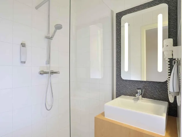 غرفة قياسية بسرير مزدوج، Hotel Ibis De Panne 8/10