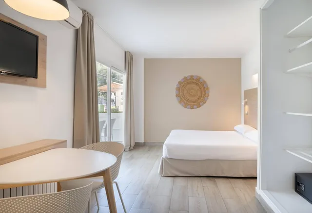 Premium, Studio, Twin Beds, Private Garden، Sol Lunamar Palmanova Apartamentos - Adults Only 1/3