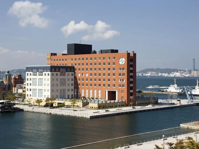 جناح جونيور، Premier Hotel Mojiko 1/1