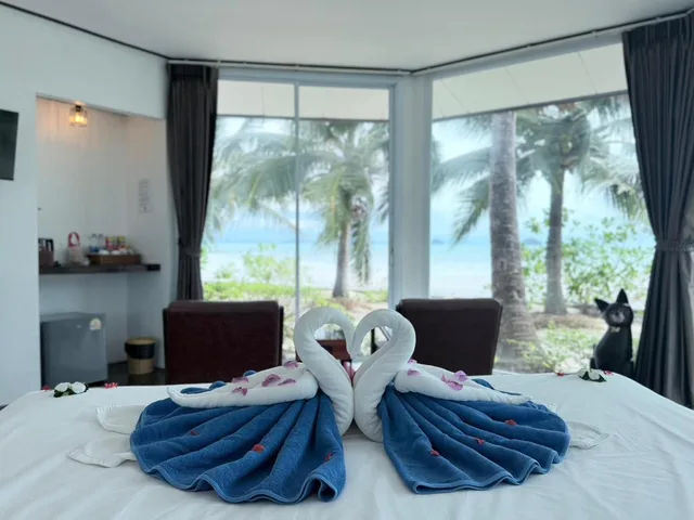 Villa, Beach Front, Am Samui Resort 5/10