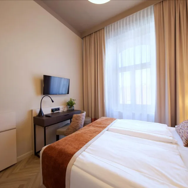 غرفة صغيرة بسرير كينج، HOTEL DREI KRONEN VIENNA CITY 1/10