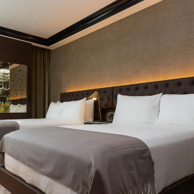 غرفة سوبيريور بسريرين مزدوجين بشرفة، Whisky Hotel 1/3