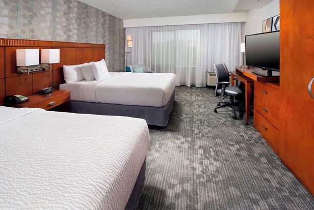 غرفة بسريرين كوين لذوي الإعاقة، Courtyard By Marriott San Antonio Seaworld Lackland 1/2