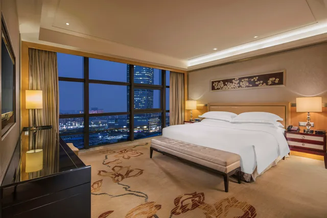 Deluxe, Suite, King Bed, Hilton Guangzhou Baiyun Hotel 1/1