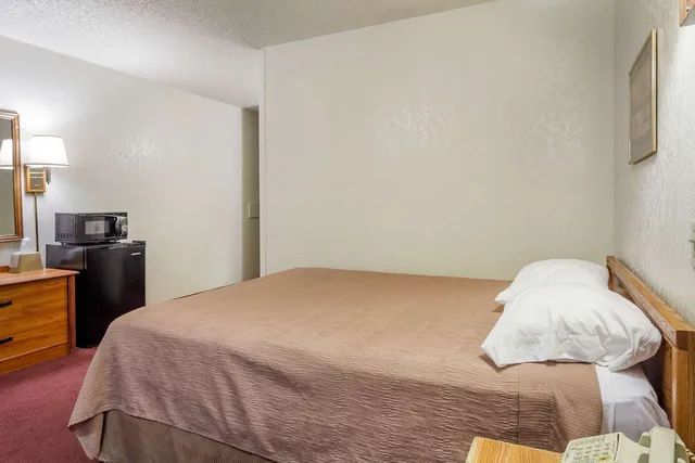 غرفة بسرير كوين لذوي الإعاقة، Motel6 Brighton, CO - Denver Northeast 3/3