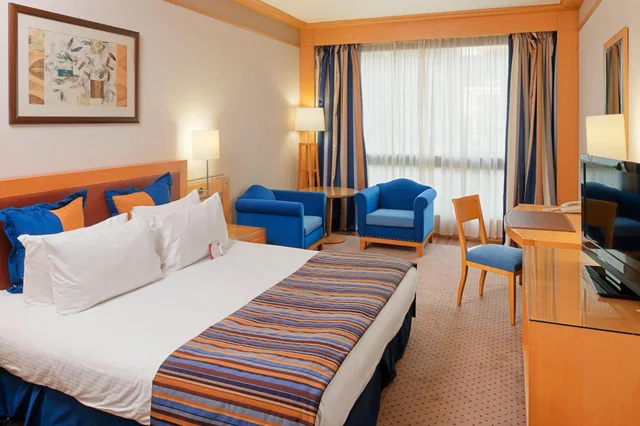غرفة ركنية، Crowne Plaza Hotel Beirut 4/8